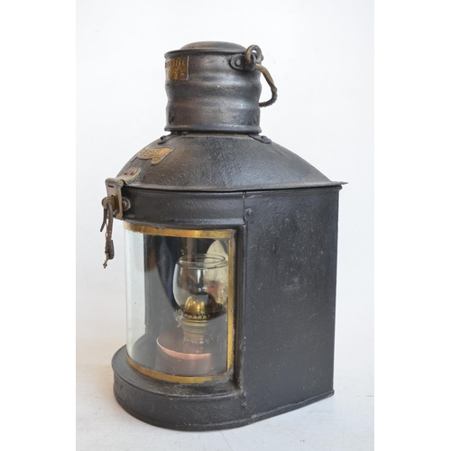 63 - Vintage Meteorite 5076 stern mast oil light. Overall height with carry handle upright, approx 44cm