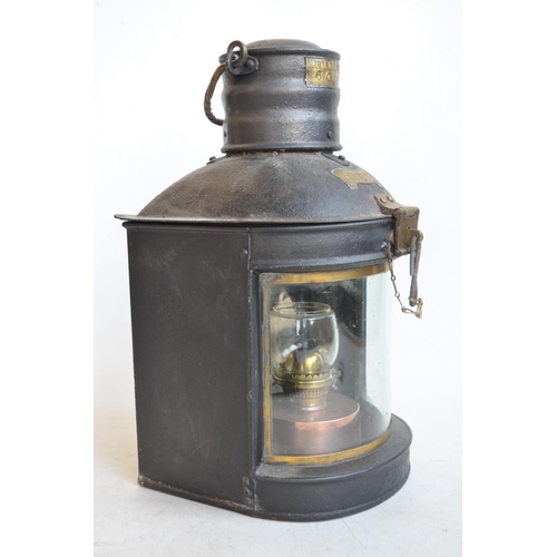 63 - Vintage Meteorite 5076 stern mast oil light. Overall height with carry handle upright, approx 44cm