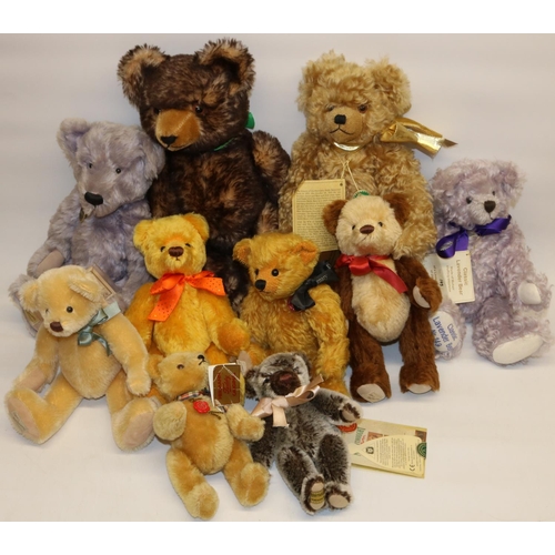 105 - Group of modern collectable vintage style teddy bears, comprising Merrythought 'Choc Ice', five Dean... 