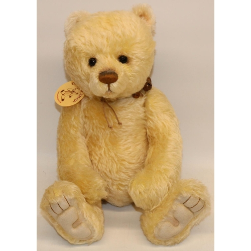 112 - Charlie Bears/Isabelle Collection SJ5221 'Snugglebug' teddy bear in blonde mohair, designed by Isabe... 