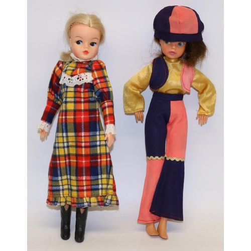 213 - Sindy; lovely lively Sindy 1976 wearing Highland Fling, light blonde hair, head stamped 033055x, and... 