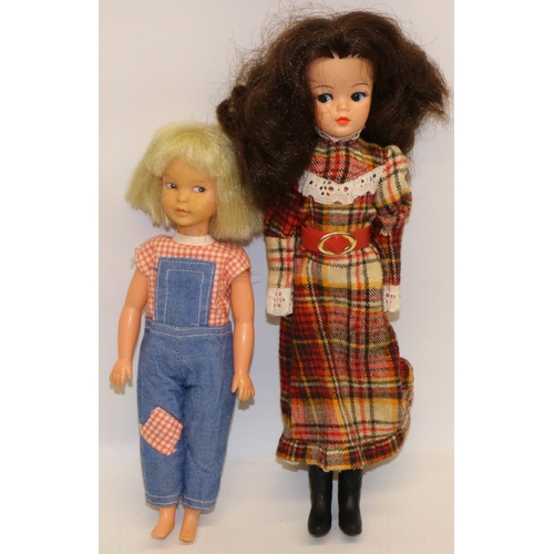 214 - Sindy; lovely lively Sindy 1976 wearing Highland Fling, dark  brown hair, head stamped 033055x and a... 