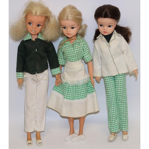 226 - Sindy; Two blonde haired and one brown haired Sindy dolls, heads stamped 2 Gen 1077 033055x, and Sin... 