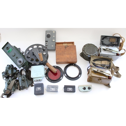 872 - Collection of military communication and radio equipment incl. NATO antenna element winder, cable la... 