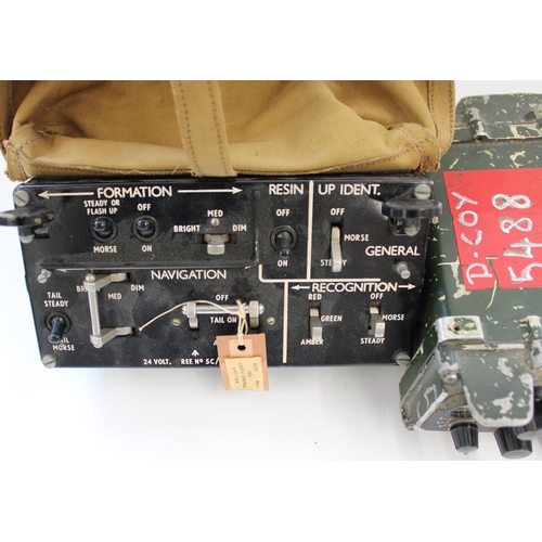 885 - British Army Clansman UK/RT320 Transmitter Reciever Radio, a selective unit RF 4 watt battery, Aeria... 