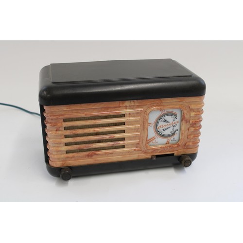 967 - c1950s Moskvich USSR Bakelite valve radio