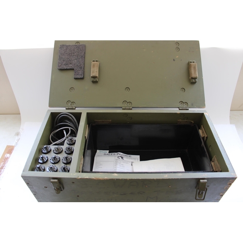 932 - WWII period US Army Signal Corps chest BC-56, likely used to carry a BC-342 receiver