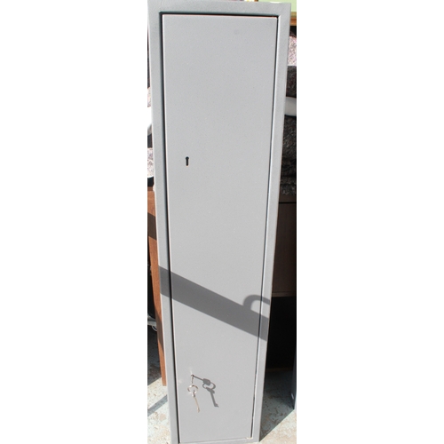 125 - 5 gun double locked gun cabinet with keys 133cm x 30cm x 22cm