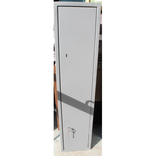 125 - 5 gun double locked gun cabinet with keys 133cm x 30cm x 22cm