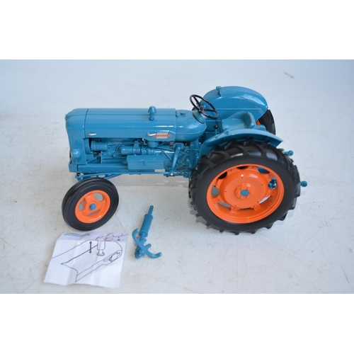 102 - Universal Hobbies highly detailed diecast metal and plastic 1/16 scale Fordson Power Major tractor m... 