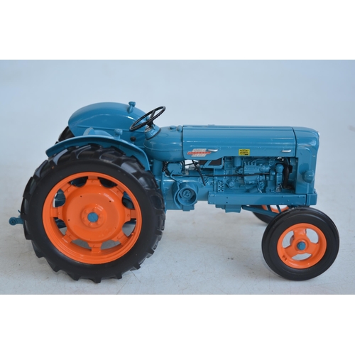 102 - Universal Hobbies highly detailed diecast metal and plastic 1/16 scale Fordson Power Major tractor m... 