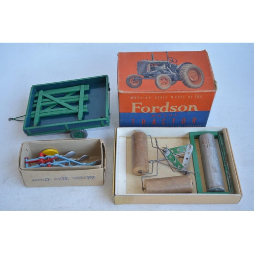 104 - Vintage boxed 1/16 scale Chad Valley diecast clockwork Fordson Major tractor model in full working o... 