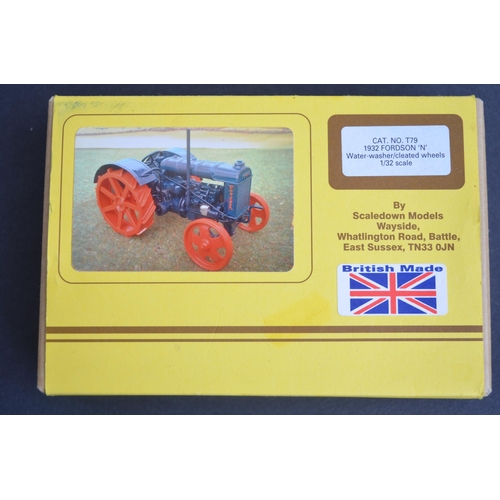 107 - Scaledown Models 1/32 1932 Fordson 