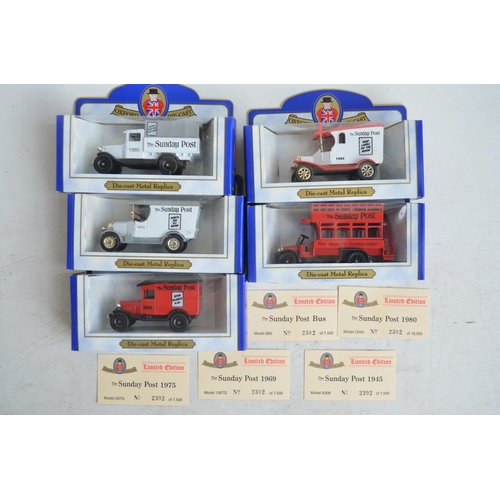 112 - Collection of diecast model vehicles and trucks from Corgi, Oxford Diecast and Lledo to include limi... 