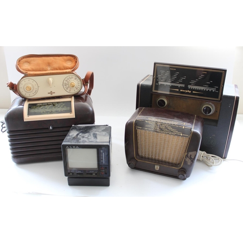 1001 - Selections of civilian radio receivers incl. Roberts type R77, Philips BG 290U, Murphy B229 and a Bu... 