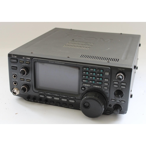 1007 - ICOM IC-746 amateur Ham radio transceiver with original box