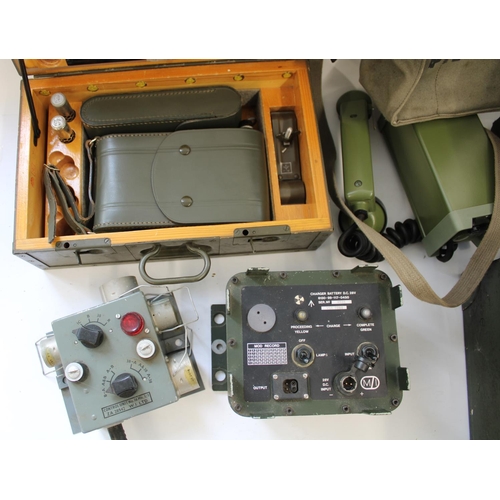 938 - Selection of military radio and other equipment incl. German c1960s Frieseke & Hoepfner Type FH 40T,... 