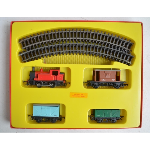 78 - Boxed Hornby Tri-Ang OO gauge electric train set RS24, 0-4-0 tank engine with 3 goods wagons and 3 o... 