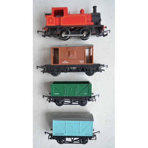 78 - Boxed Hornby Tri-Ang OO gauge electric train set RS24, 0-4-0 tank engine with 3 goods wagons and 3 o... 