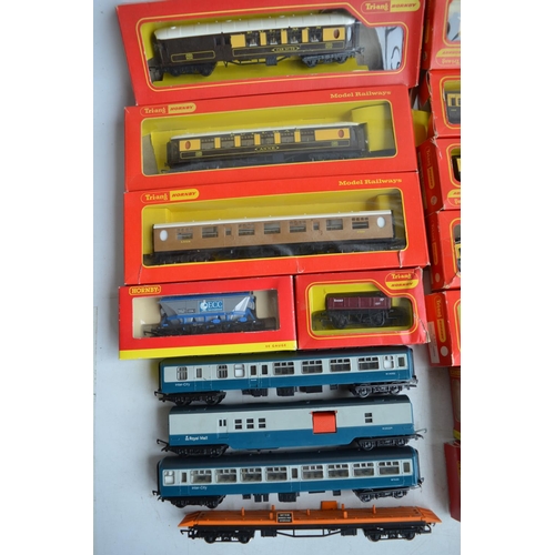 79 - Collection of Hornby, Hornby Tri-Ang and Tri-Ang Wrenn passenger coaches and goods wagons to include... 