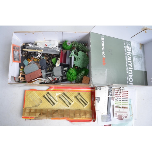 80 - Collection of previously used OO gauge model railway scenic accessories, track, buildings, a Hornby ... 