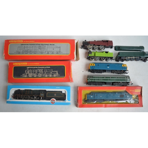 81 - Collection of previously used OO gauge electric locomotive models to include boxed Hornby Tri-Ang R7... 