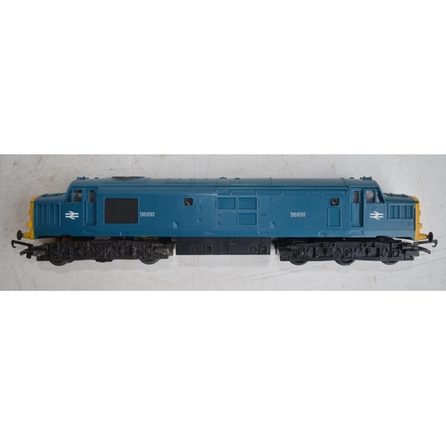 81 - Collection of previously used OO gauge electric locomotive models to include boxed Hornby Tri-Ang R7... 