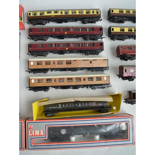 82 - Collection of previously used OO/HO gauge rolling stock and passenger wagons to include 2 Lima Fina ... 