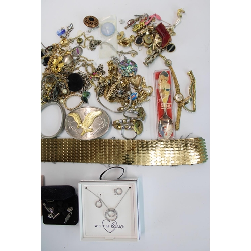 1437 - Selection of costume jewellery incl. silver pendant and earrings sets, cufflinks, beaded necklaces e... 