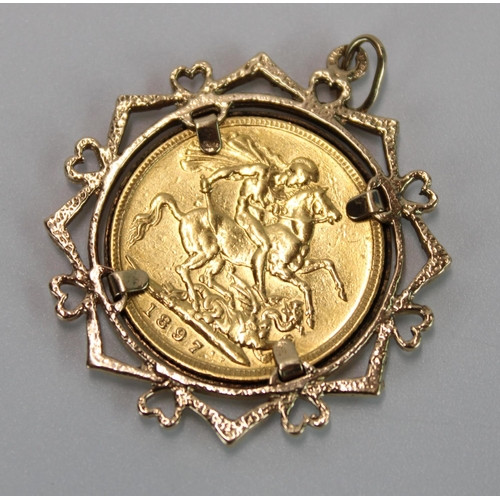 1444 - QV 1897 gold sovereign mounted in later 9ct gold pendant, gross 11.2g