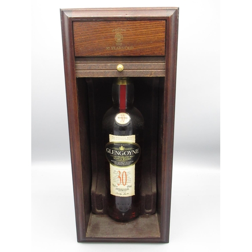 813 - Glengoyne 30 year old Single Highland Scotch Malt Whisky, in fitted slide door case, 43%vol 70cl