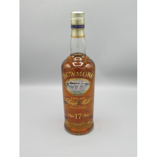 839 - Bowmore 17 year old Islay Single Malt Scotch Whisky, 43%vol 70cl