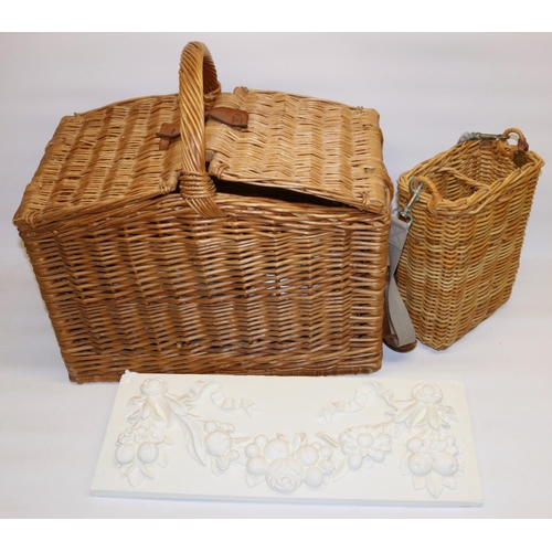 1368 - Large vintage wicker picnic hamper, H50cm; wicker bottle carrier with canvas shoulder strap and Mulb... 