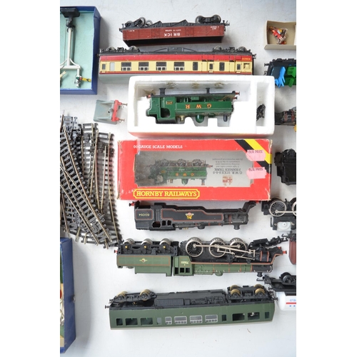 88 - Collection of previously used OO gauge railway models and accessories to include Hornby, Hornby Dubl... 