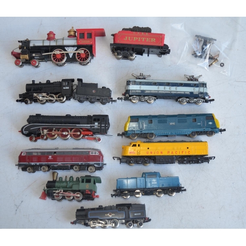 90 - Collection of N gauge electric train models and a Bachmann HO gauge Jupiter. Some damage to certain ... 