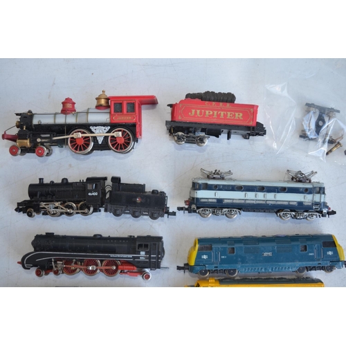 90 - Collection of N gauge electric train models and a Bachmann HO gauge Jupiter. Some damage to certain ... 