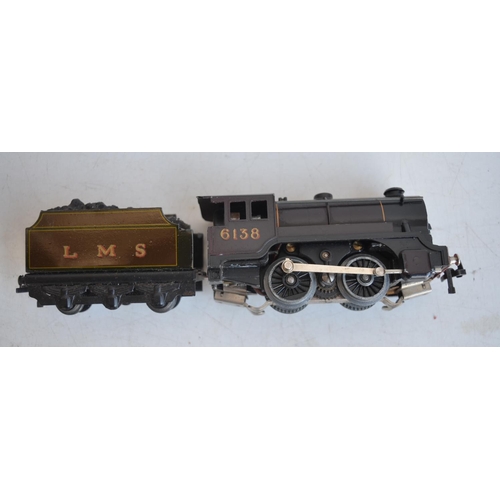 92 - Vintage Trix Twin Railway boxed set with 3 tin plate passenger coaches (only one controller)