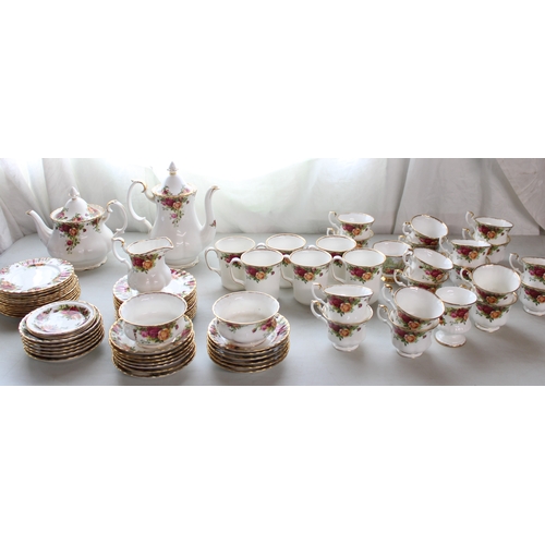 1400 - Royal Albert Old Country Roses china tea and coffee set, approx. 80 pieces