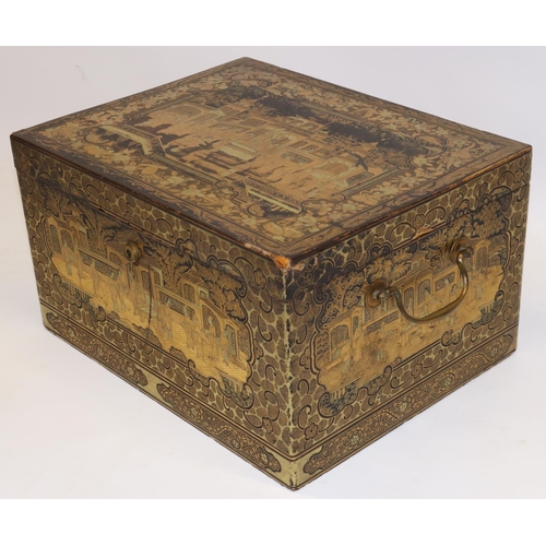 555 - C19th/early C20th Chinese export gilt-lacquered rectangular tea caddy, Chinoiserie decorated with fi... 