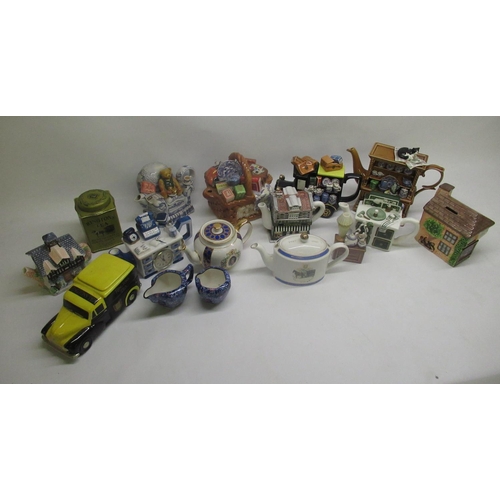 121 - Collection of mostly Ringtons novelty tea pots inc. 'Monty' basket tea pot, Tea Time tea pot, etc. (... 