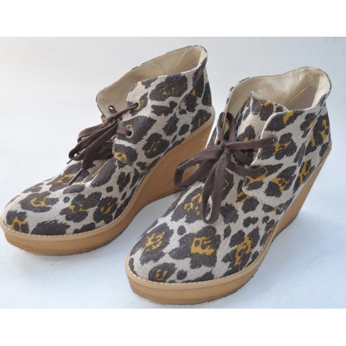 713 - Pair of Stella McCartney leopard print ladies shoes, size 40 in excellent barely worn condition, and... 