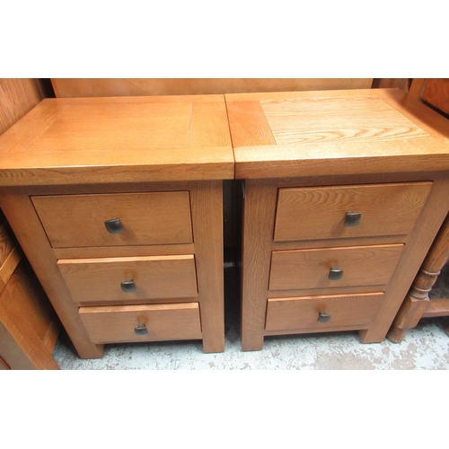 632 - Oak 'Dorset' five piece bedroom suite comprising, pair of wardrobes with two doors above drawers, W1... 