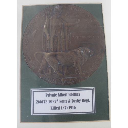 653 - Framed pair of Death Penny's to the families of 266172  Pte ALBERT HOLMES, 19031 Pte WILLIAM JONES. ... 