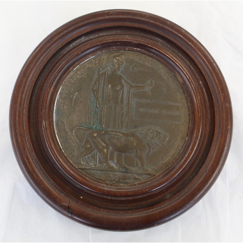 656 - WWI Death Penny in mahogany frame to the family of WILLIAM ADAMS