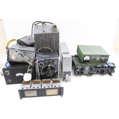 944 - Selection of military radio and other equipment incl. Clansman PRC RT 320 transmitter receiver, PSUs... 