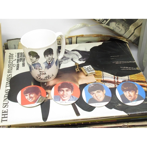 326 - Beatles Memorabilia - mixed collection of scrap books, magazines, poster that has been split in 4, i... 