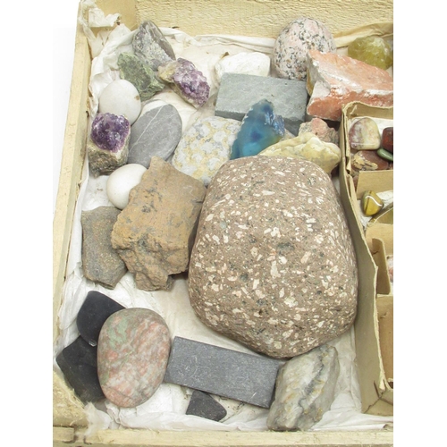 332 - Large collection of fossils, minerals and gemstones inc. Ammonite, Labradorite, Amethyst, Blue Lace ... 