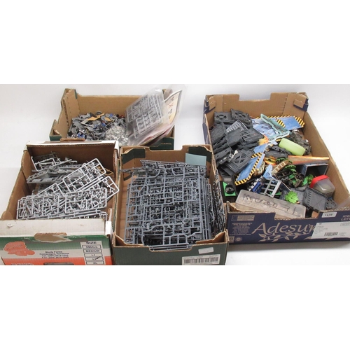 340 - Games Workshop Warhammer 40K - large collection of attachments, figure parts, buildings, bases, etc.... 