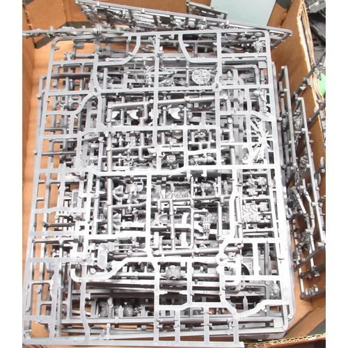 340 - Games Workshop Warhammer 40K - large collection of attachments, figure parts, buildings, bases, etc.... 