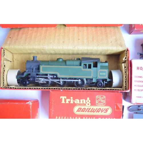 178 - Collection of Tri-ang and Hornby OO gauge locos, railway wagons and accessories to include Tri-ang R... 